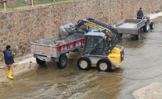 Kent merkezindeki dereler temizleniyor
