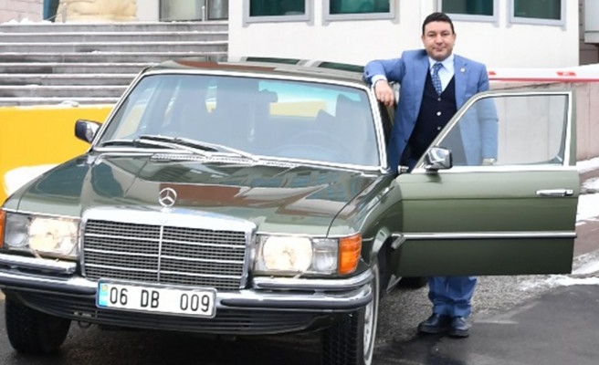 Bahçeli, Urfalı Belediye Başkanına araba hediye etti