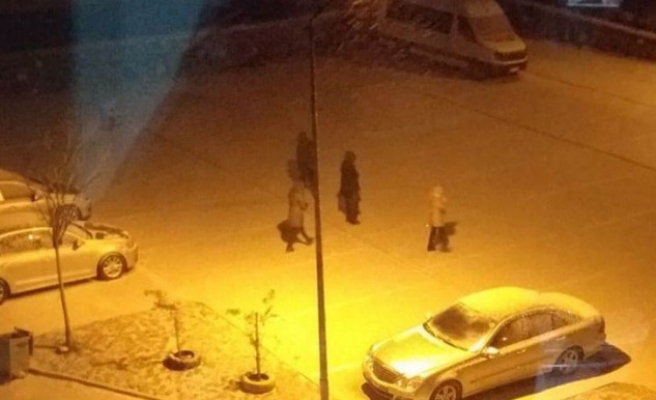 Urfa’ya kar düştü, kar topu oynamaya çıktılar!