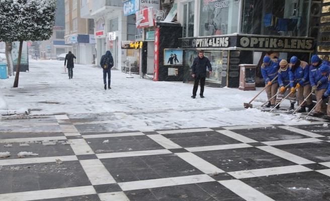 Haliliye’de kar mesaisi: Ekipler 24 saat sahada olacak