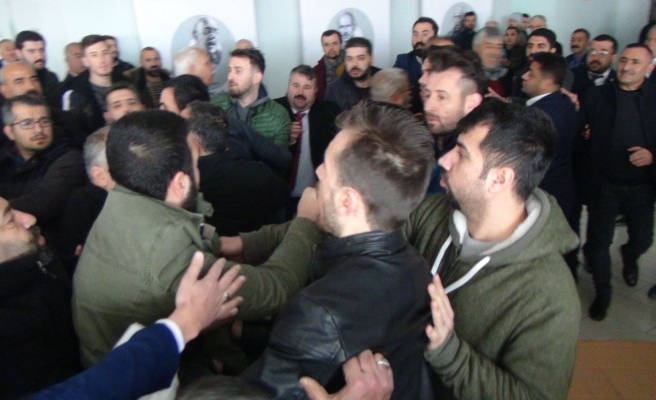 CHP Urfa İl Başkanlığı kongresinde gergin anlar