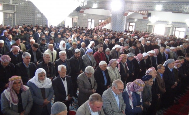 Şanlıurfa'da 33 şehit için gıyabi cenaze namazı kılındı