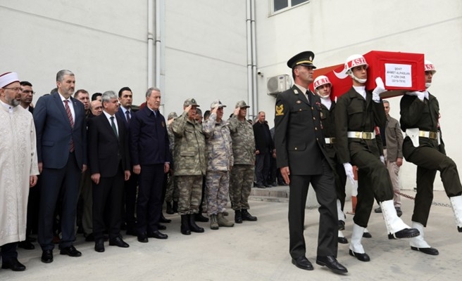İdlib şehitleri son yolculuklarına uğurlanıyor