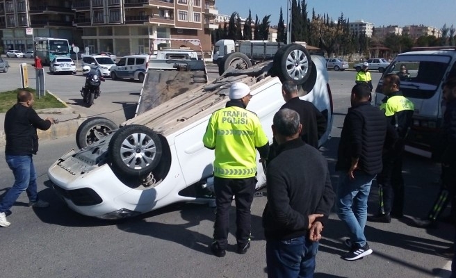 Şanlıurfa'da trafik kazası: 3 yaralı