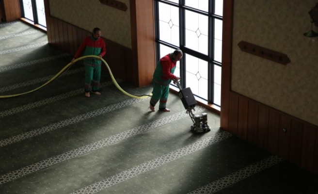 Karaköprü ilçesindeki camiler temizlendi