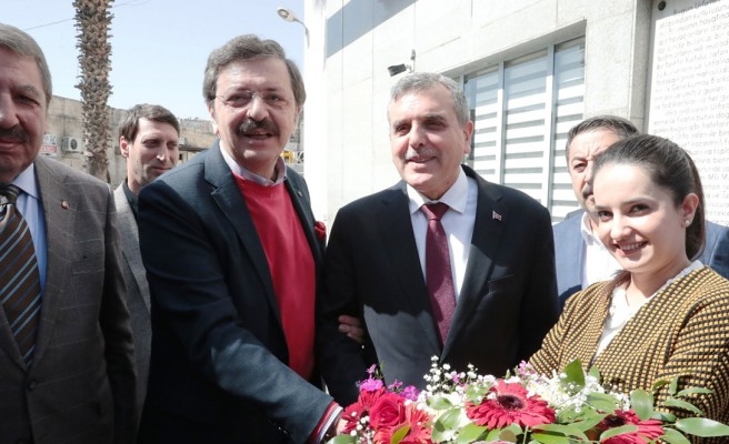 TOBB Başkanı, Büyükşehir Belediyesini ziyaret etti