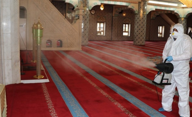 Büyükşehir, ibadet alanlarında dezenfekte çalışması yaptı