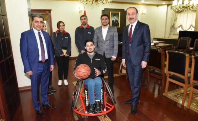 Vali Erin'e attığı bir mesaj ile hayaline kavuştu