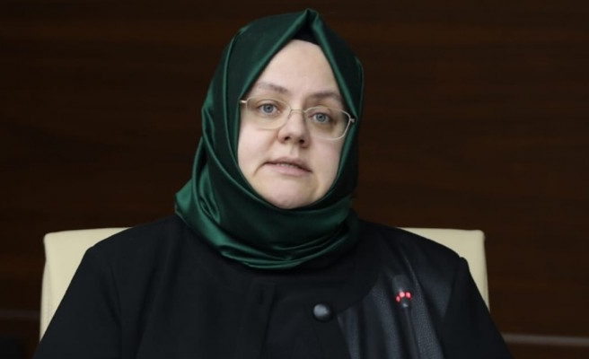 Bakan Selçuk'tan idari izin açıklaması