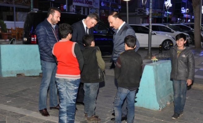 Vali Erin ve Emniyet Müdürü, gece mesaisinde