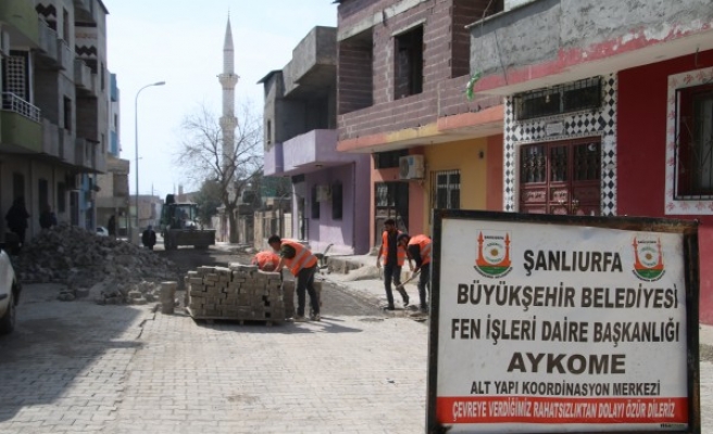 Urfa'nın ilçelerinde altyapı çalışmaları sürüyor
