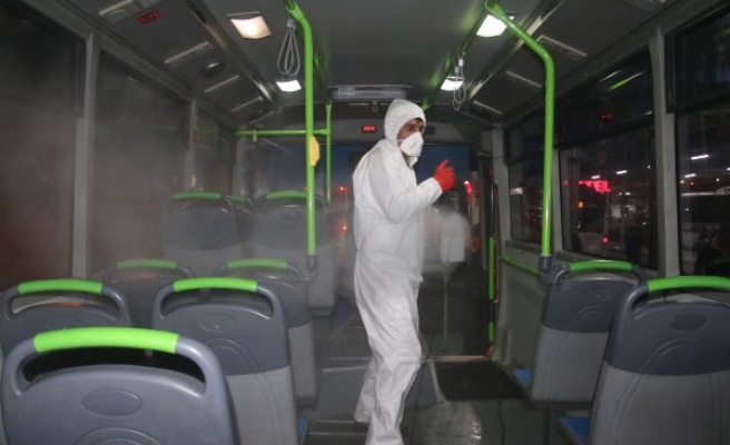 Urfa'da özel halk otobüsleri dezenfekte edildi