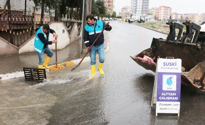 ŞUSKİ, kent genelinde ‘sağanak’ ile mücadele etti