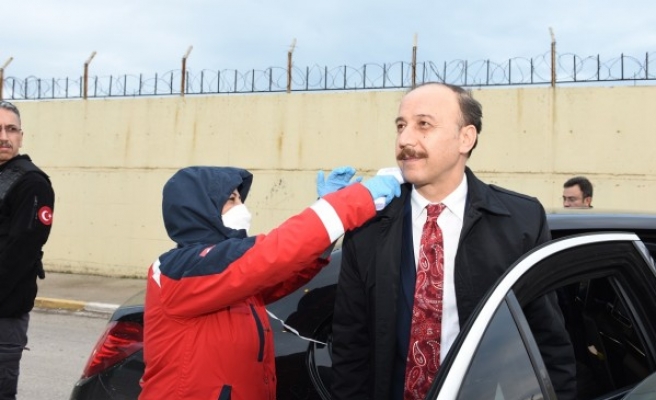 Vali Erin, koronavirüse karşı önlem alarak inceleme yaptı