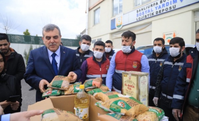 4 bin 500 aileye gıda kolisi ve hijyen paketi dağıtılıyor