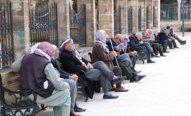 65 yaş üstüne sokağa çıkma yasağı! İşte detaylar