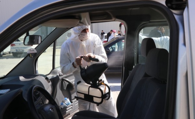 Urfa'da araçlar 'ücretsiz' dezenfekte ediliyor