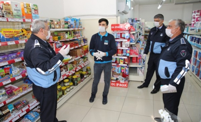 Urfa'da maske ve eldiven dağıtımı: Fırın, kasap, market...