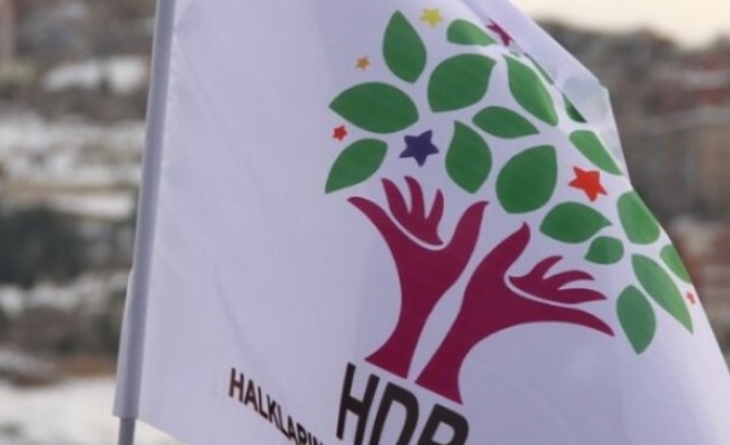 8 belediye başkanı görevden alındı