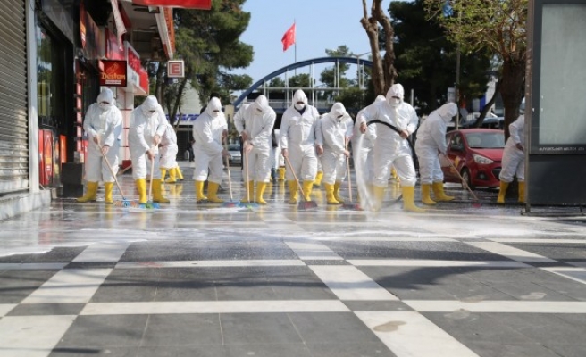 Urfa sokakları köpüklü su ile yıkanıyor