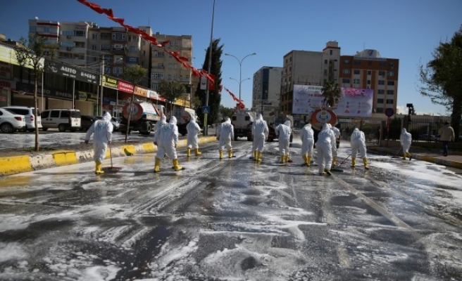 Urfa sokakları yıkanmaya devam ediyor