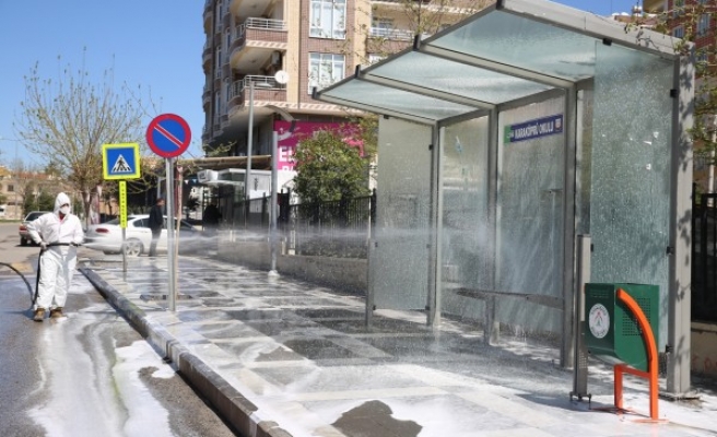 Karaköprü köpüklü su ile yıkanıyor