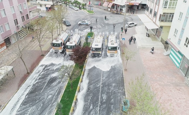 Haliliye'de sokaklar dezenfekte edildi