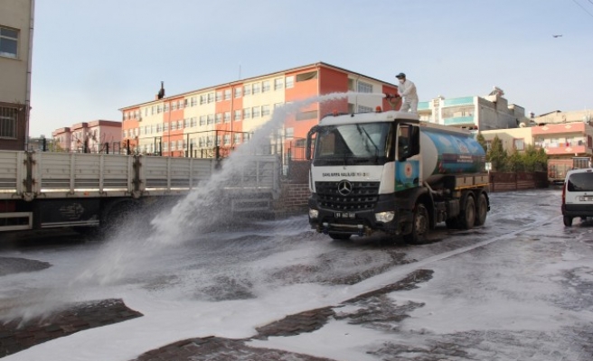 Eyyübiye, koronavirüs tehlikesine karşı temizleniyor