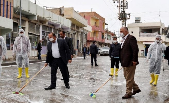 Ceylanpınar'da koronavirüs temizliği sürüyor