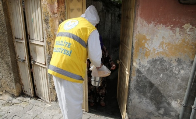 Haliliye'de ihtiyaç sahiplerine 'sıcak yemek' dağıtıldı
