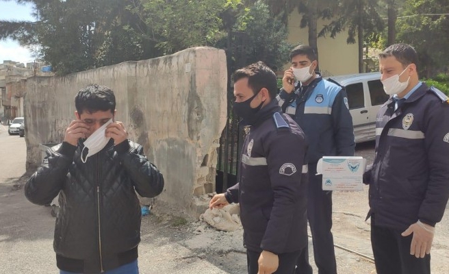 Eyyübiye'de 'ücretsiz maske' dağıtımı sürüyor