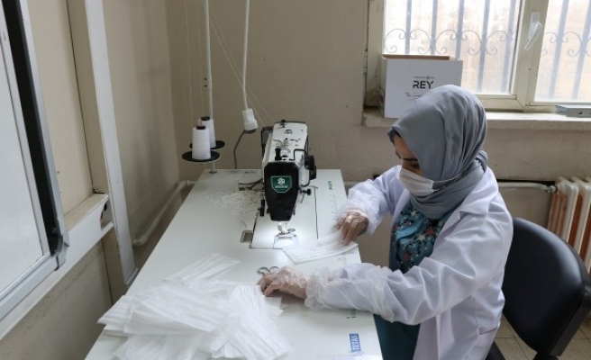 Şanlıurfa’da günde 33 bin maske üretiliyor