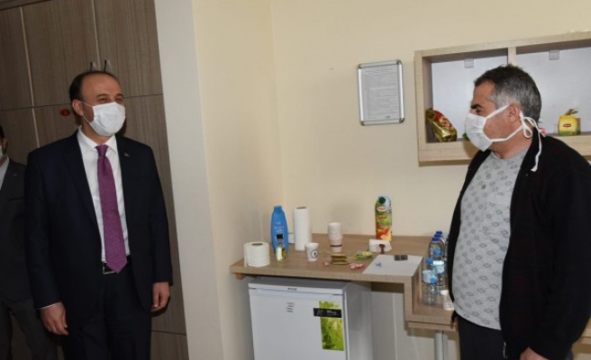 Validen karantinadaki vatandaşlara ziyaret