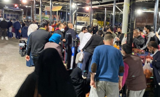 Urfa’da sokağa çıkma yasağı gece yarısı pazar açtırdı!