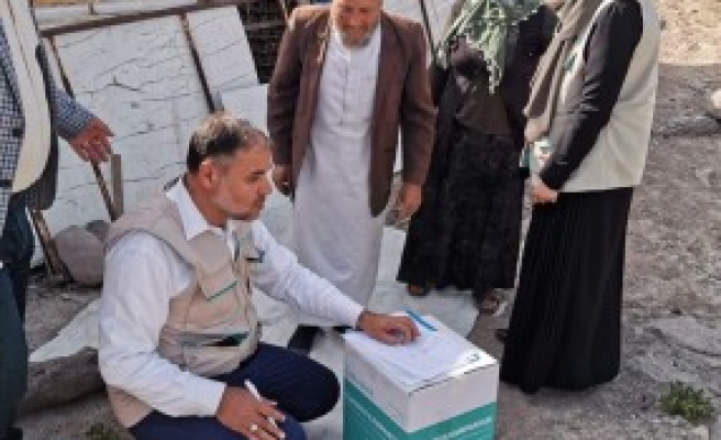 Urfa'da ihtiyaç sahiplerine yardımlar sürüyor