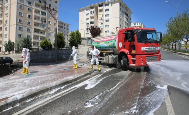 Karaköprü’de ilaçlama ve dezenfekte çalışmaları sürüyor