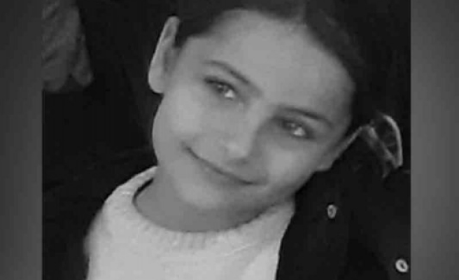 Urfalı küçük kız, ağaçtaki ipin boynuna dolanmasıyla öldü!