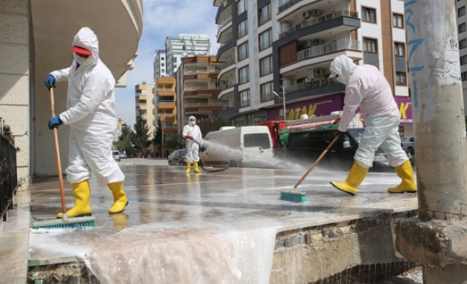 Karaköprü'de Çankaya Mahallesi temizlendi