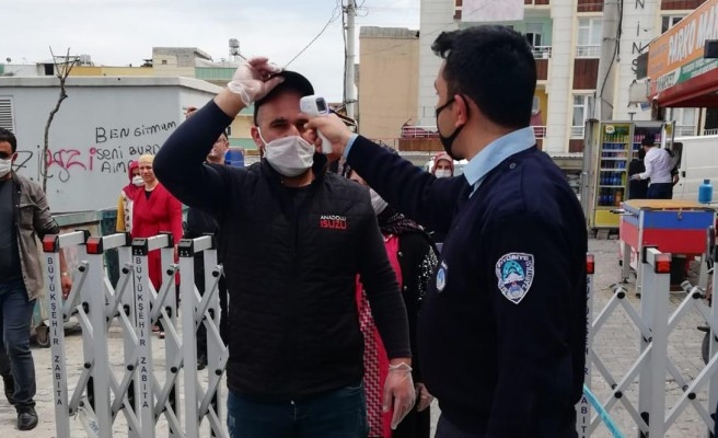 Eyyübiye'deki semt pazarlarında korona önlemleri alındı