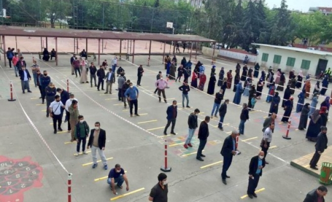Urfa'da yoğunluğun olduğu PTT Şubesi taşındı