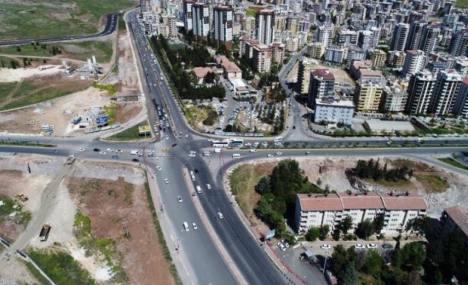 Urfa ödenek beklerken, Trabzon yolu yarıladı!