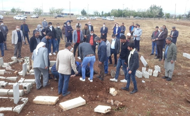 Köpeklerin saldırdığı 2 yaşındaki Davut defnedildi