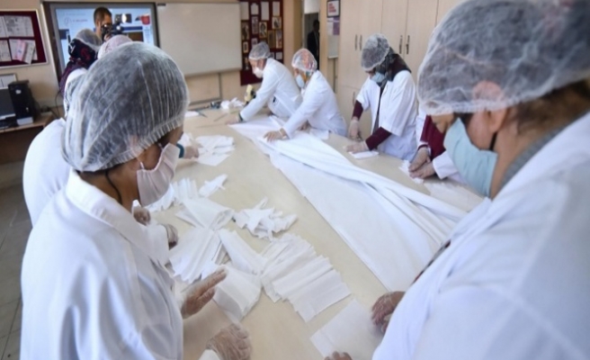 Usta Öğretici Ve Kursiyerler, 7 Milyon Maske Üretti