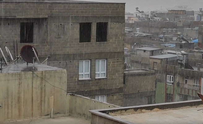 Şanlıurfa'da yağmur ve dolu etkili oldu