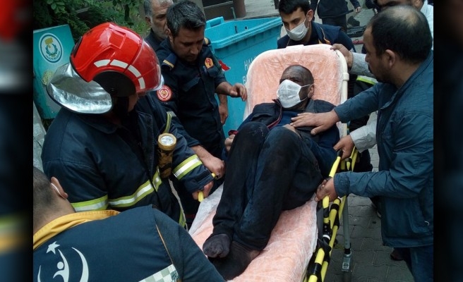 Şanlıurfa'da itfaiye ekipleri 60 yaşındaki adamı kurtardı