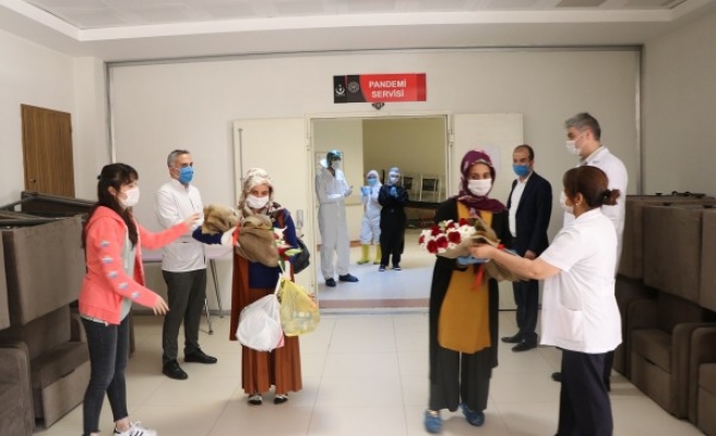 Şanlıurfa'da koronavirüs tedavisi biten 5 kişi taburcu oldu