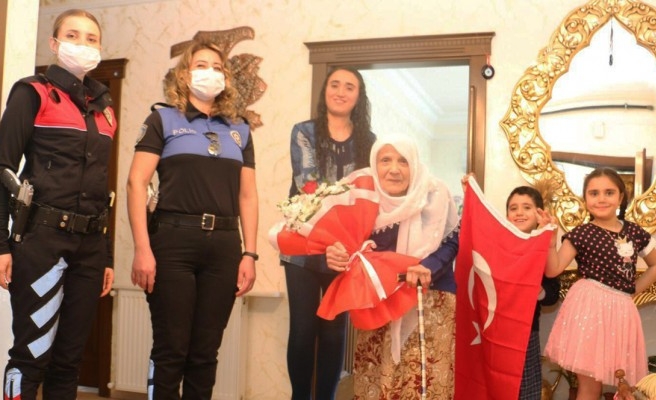 Urfa'da polis ekipleri, şehit eşini unutmadı