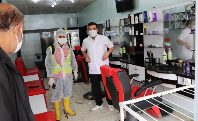 Viranşehir’de berber ve kuaförler dezenfekte edildi
