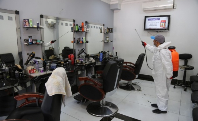 Eyyübiye’de berber ve kuaförler dezenfekte ediliyor