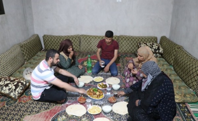 Suriyelilerden Türkiye'ye dua ve teşekkür